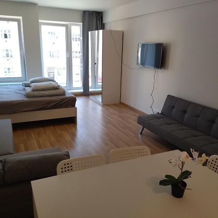 Brand New Two Room Apartment #34 With Free Secure Parking In The Center Prag Exterior foto